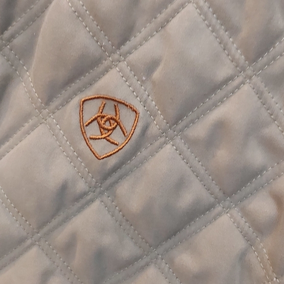 Ariat equestrian quilted vest - Picture 2 of 16